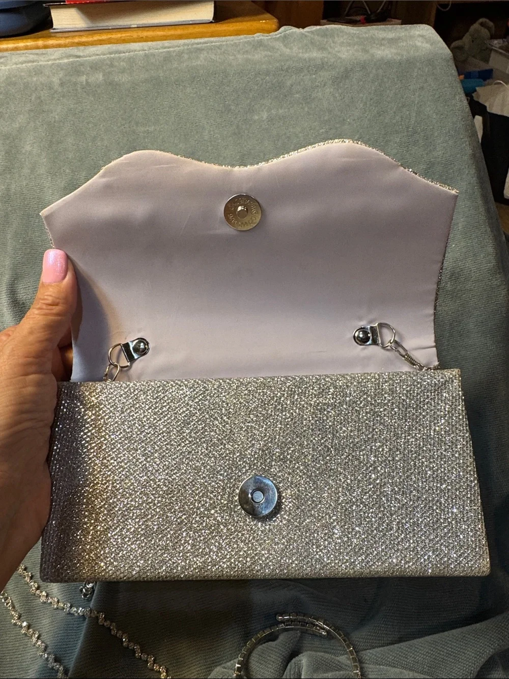 Sparkle Shell Evening Clutch in Silver with some glitzy-glam jewelry!
